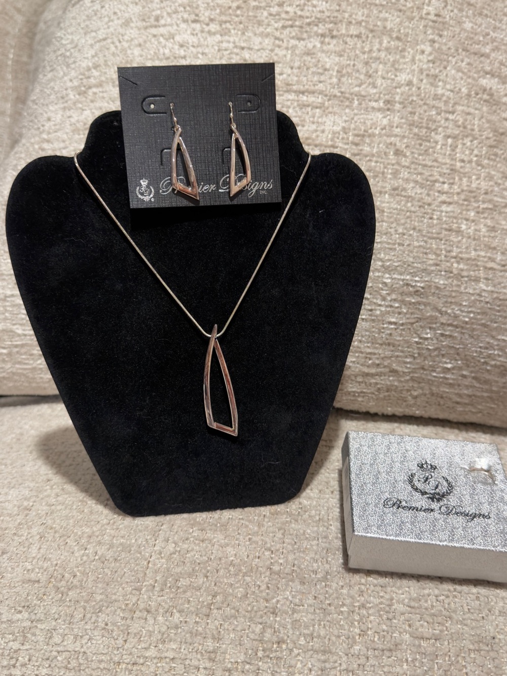Premier Designs Rose Gold Open Teardrop Necklace with Matching Earrings NWT